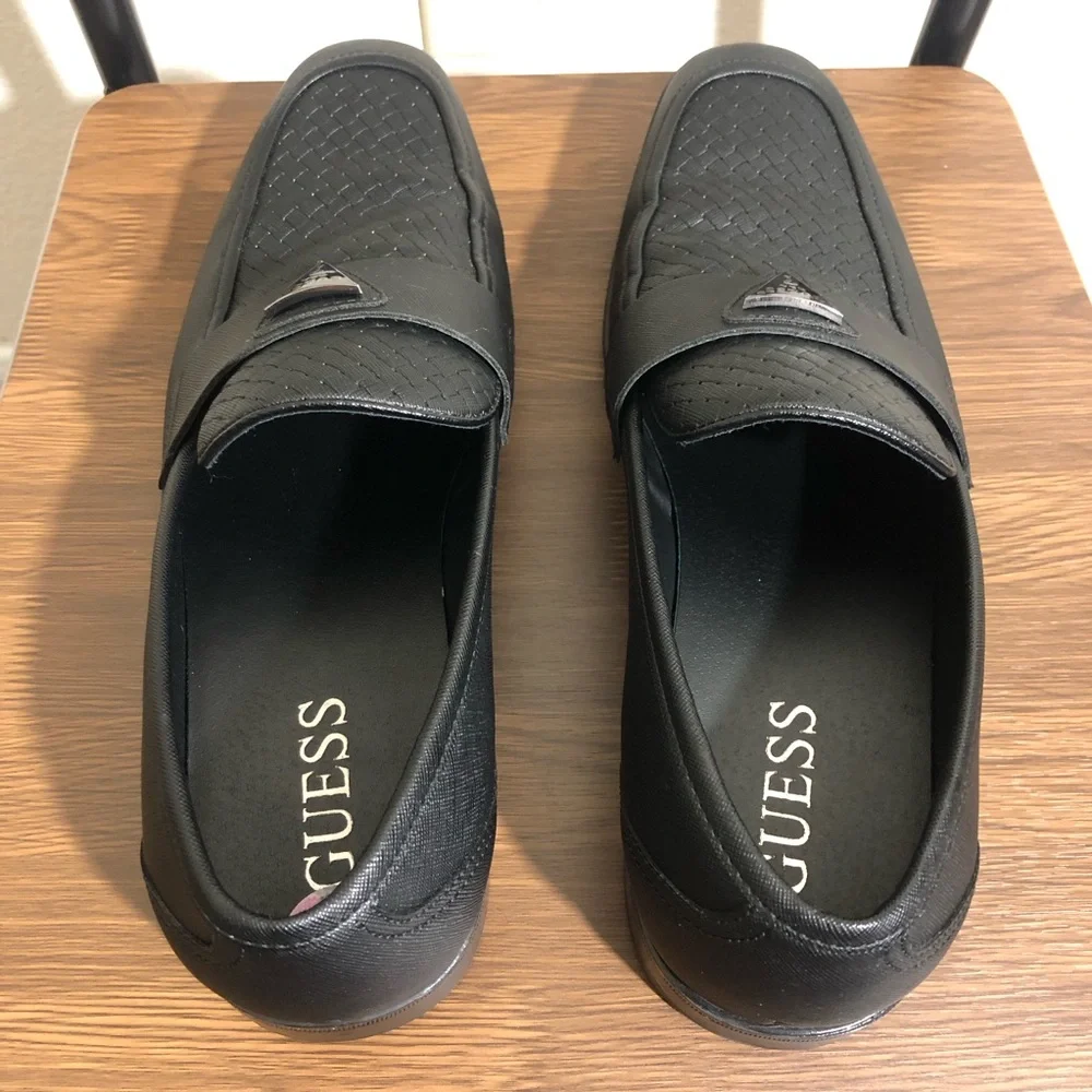 GUESS Men’s Workwear Slip On Size 11M Casual Black Loafer Dress Shoes Traveling